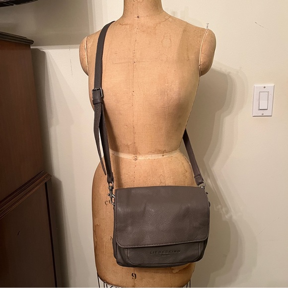 Liebeskind Berlin Calista Leather Crossbody Bag - Picture 4 of 9